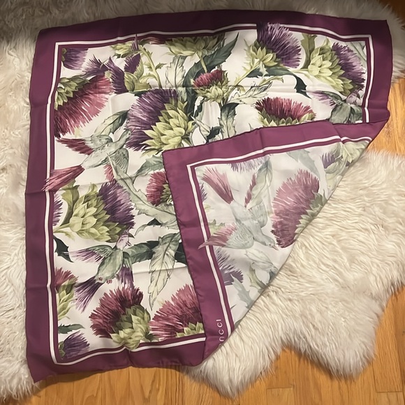 Gucci Womens Square 100% Silk Scarf 32 inches - Picture 11 of 16